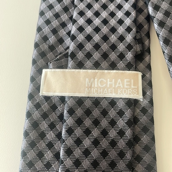 Michael Kors Black and Grey Plaid Silk Tie - Picture 4 of 10